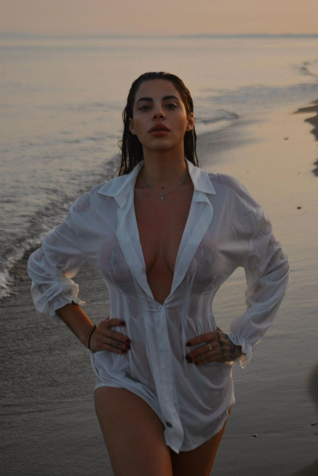 Escort - LISETH - Ibiza Tops